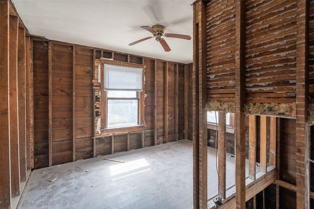 1610 E Grand Avenue, Des Moines, IA 50316