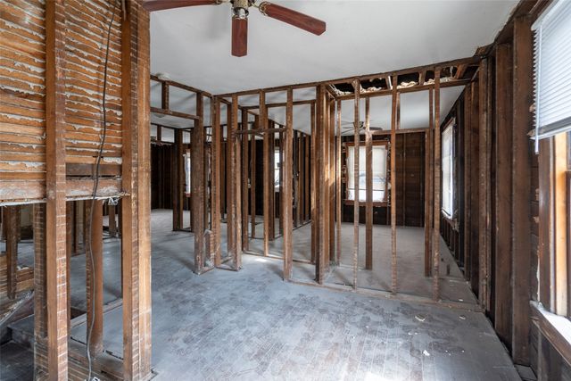 1610 E Grand Avenue, Des Moines, IA 50316