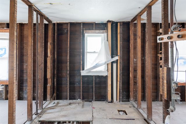 1610 E Grand Avenue, Des Moines, IA 50316