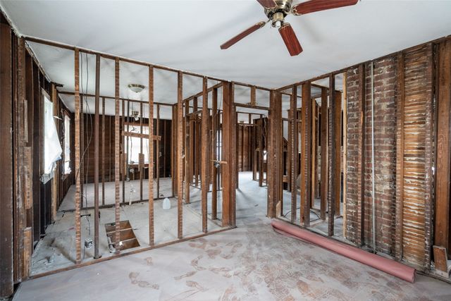 1610 E Grand Avenue, Des Moines, IA 50316