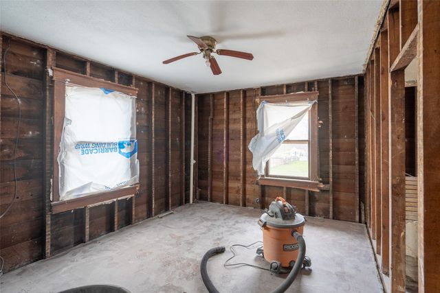 1610 E Grand Avenue, Des Moines, IA 50316