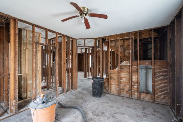 1610 E Grand Avenue, Des Moines, IA 50316