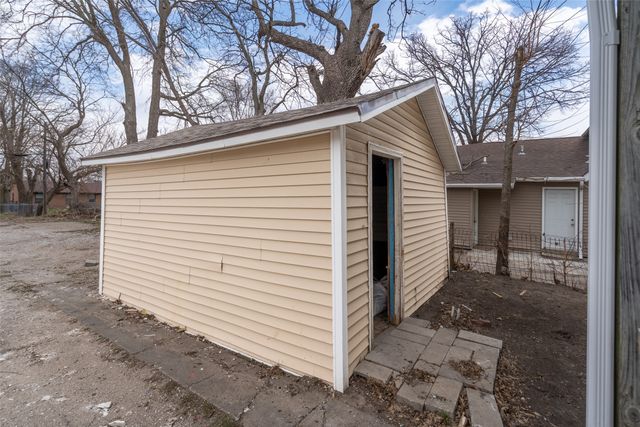 1610 E Grand Avenue, Des Moines, IA 50316