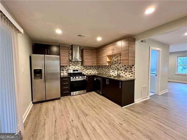 1258 CREEKSIDE Court SE, Smyrna, GA 30080