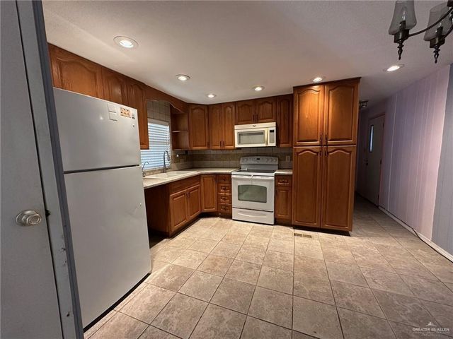 1510 E Business 83 F22, Mission, TX 78572