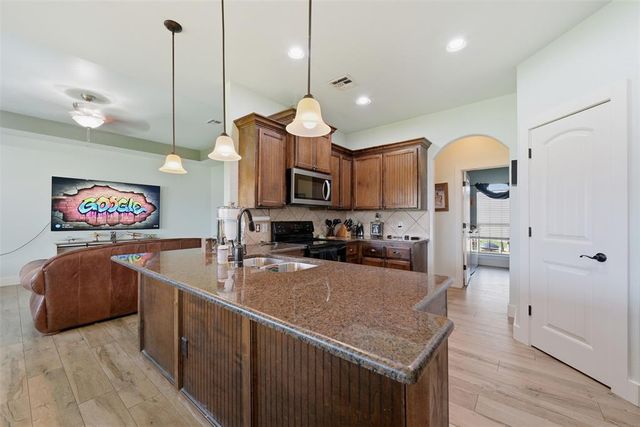 7738 Highland Boulevard, Edmond, OK 73025