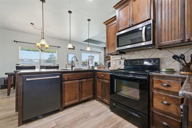 7738 Highland Boulevard, Edmond, OK 73025