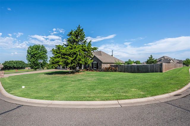 7738 Highland Boulevard, Edmond, OK 73025