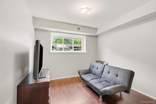1683 Riverside Drive 2, Rochester Hills, MI 48309