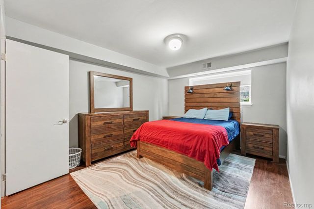 1683 Riverside Drive 2, Rochester Hills, MI 48309