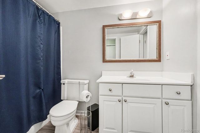 1683 Riverside Drive 2, Rochester Hills, MI 48309