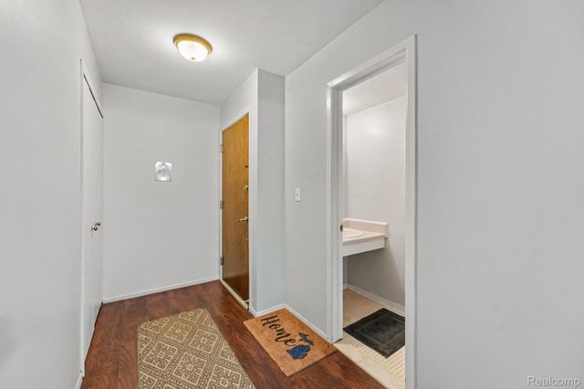 1683 Riverside Drive 2, Rochester Hills, MI 48309