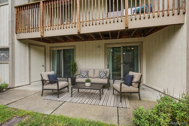1683 Riverside Drive 2, Rochester Hills, MI 48309