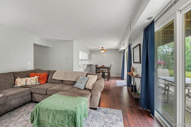 1683 Riverside Drive 2, Rochester Hills, MI 48309