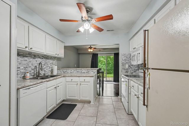 1683 Riverside Drive 2, Rochester Hills, MI 48309
