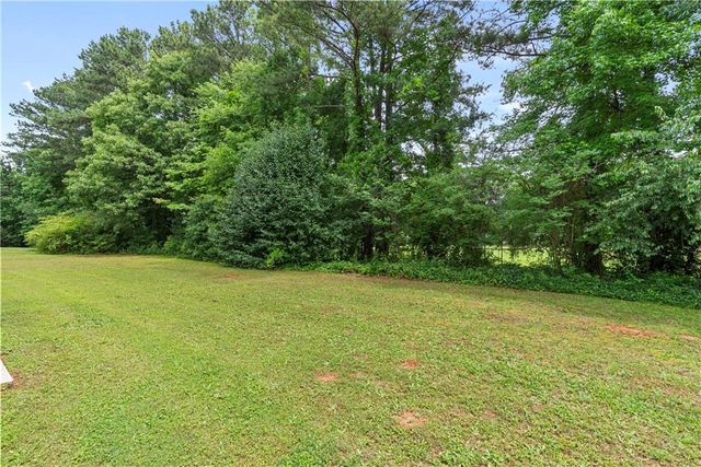 388 Della Walk Court SW, Lilburn, GA 30047