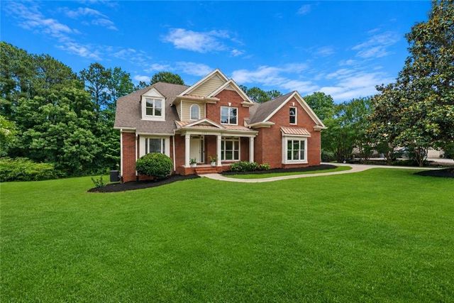388 Della Walk Court SW, Lilburn, GA 30047