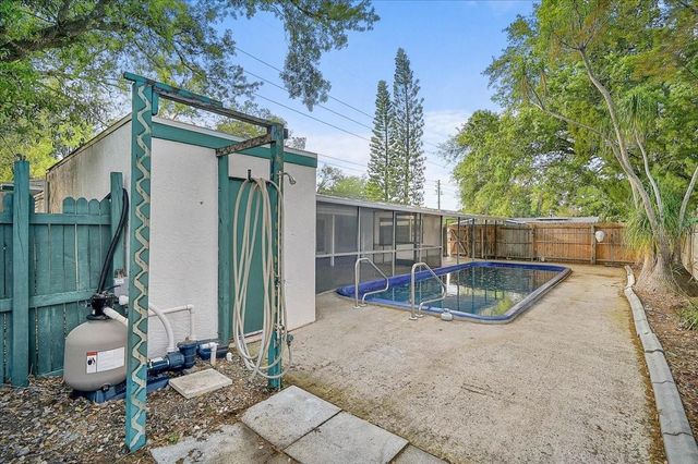 345 S TUTTLE AVENUE, Sarasota, FL 34237