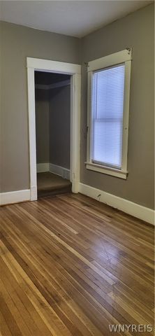 240 78th Street, Niagara Falls, NY 14304