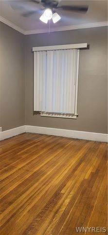 240 78th Street, Niagara Falls, NY 14304