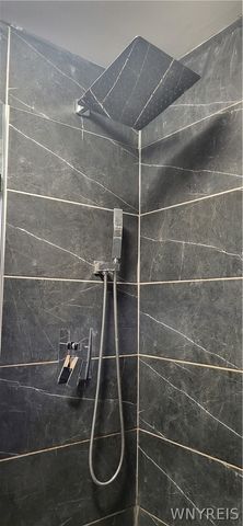 240 78th Street, Niagara Falls, NY 14304