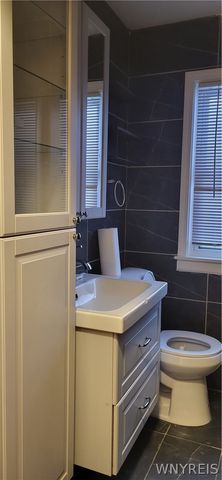 240 78th Street, Niagara Falls, NY 14304