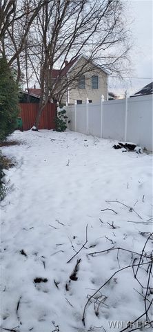 240 78th Street, Niagara Falls, NY 14304