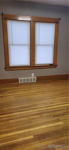 240 78th Street, Niagara Falls, NY 14304