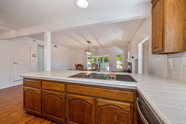 2407 Masoni Way, Rancho Cordova, CA 95670