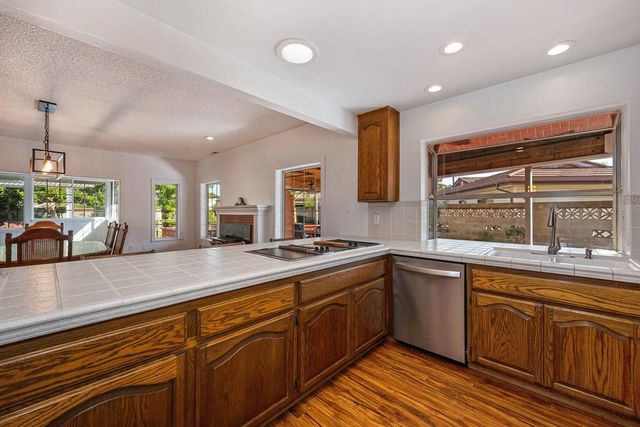 2407 Masoni Way, Rancho Cordova, CA 95670