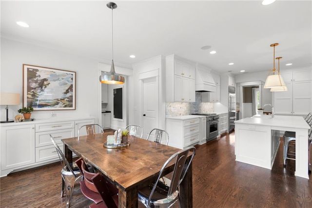 5331 Falmouth Road, Fairway, KS 66205