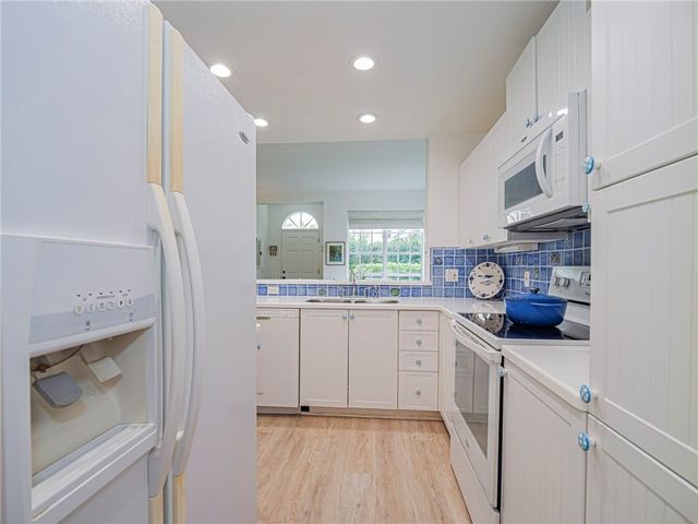 1385 Winding Oaks Circle W 703, Vero Beach, FL 32963