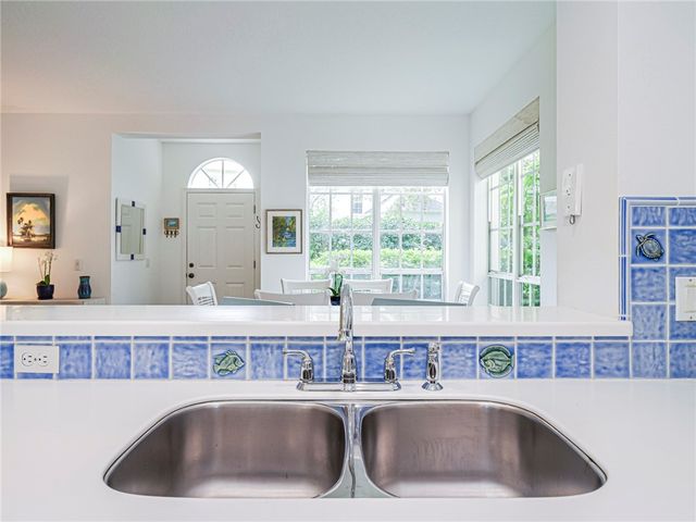 1385 Winding Oaks Circle W 703, Vero Beach, FL 32963