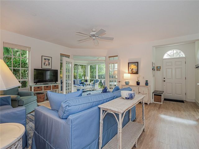 1385 Winding Oaks Circle W 703, Vero Beach, FL 32963