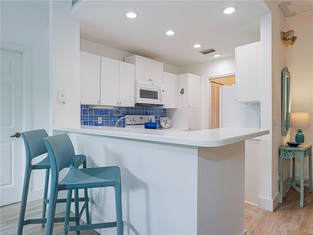 1385 Winding Oaks Circle W 703, Vero Beach, FL 32963