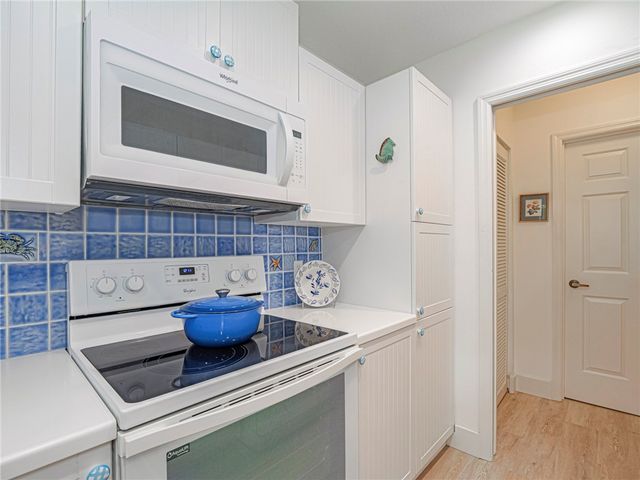 1385 Winding Oaks Circle W 703, Vero Beach, FL 32963