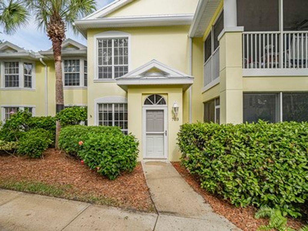 1385 Winding Oaks Circle W 703, Vero Beach, FL 32963