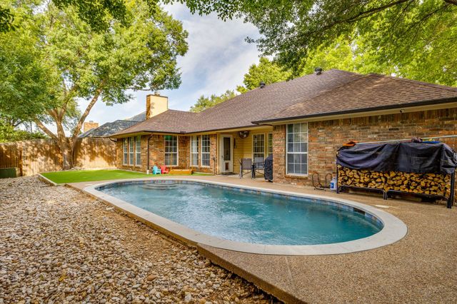 2637 Surrey Woods Road, Flower Mound, TX 75028