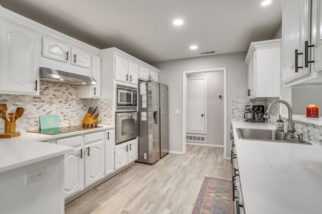 2637 Surrey Woods Road, Flower Mound, TX 75028