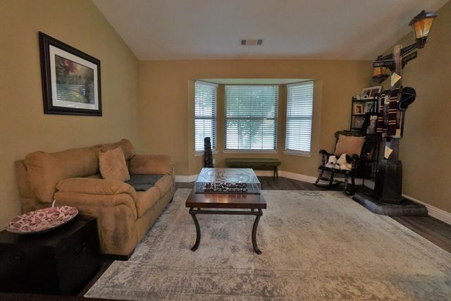 1230 W Sierra Avenue, Fresno, CA 93711