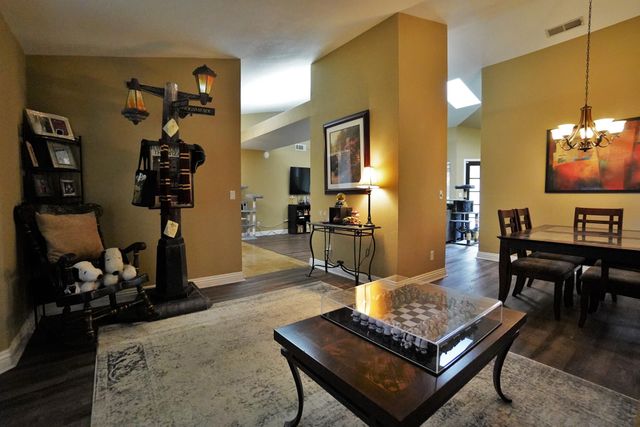 1230 W Sierra Avenue, Fresno, CA 93711