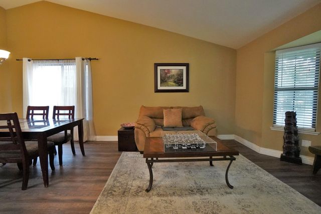 1230 W Sierra Avenue, Fresno, CA 93711