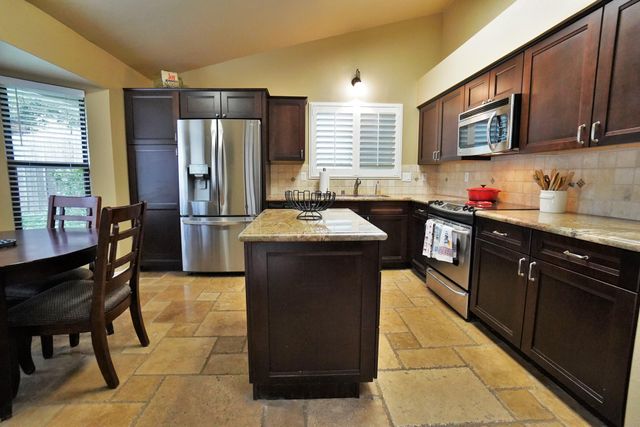 1230 W Sierra Avenue, Fresno, CA 93711