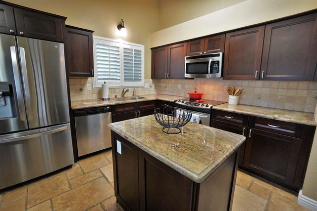 1230 W Sierra Avenue, Fresno, CA 93711