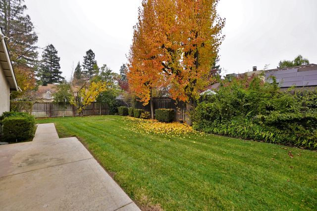 1230 W Sierra Avenue, Fresno, CA 93711