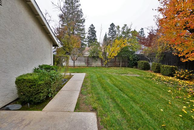 1230 W Sierra Avenue, Fresno, CA 93711