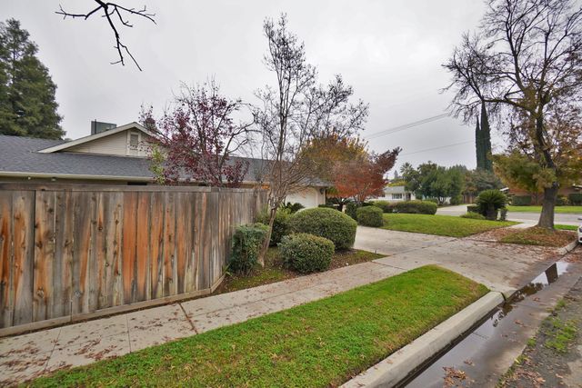 1230 W Sierra Avenue, Fresno, CA 93711