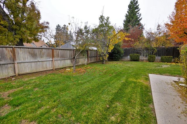 1230 W Sierra Avenue, Fresno, CA 93711