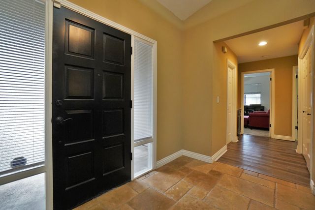 1230 W Sierra Avenue, Fresno, CA 93711