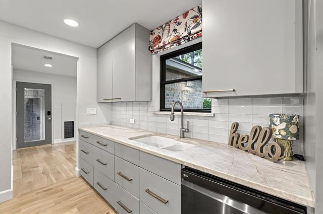 3701 Hulen Park Drive, Fort Worth, TX 76109